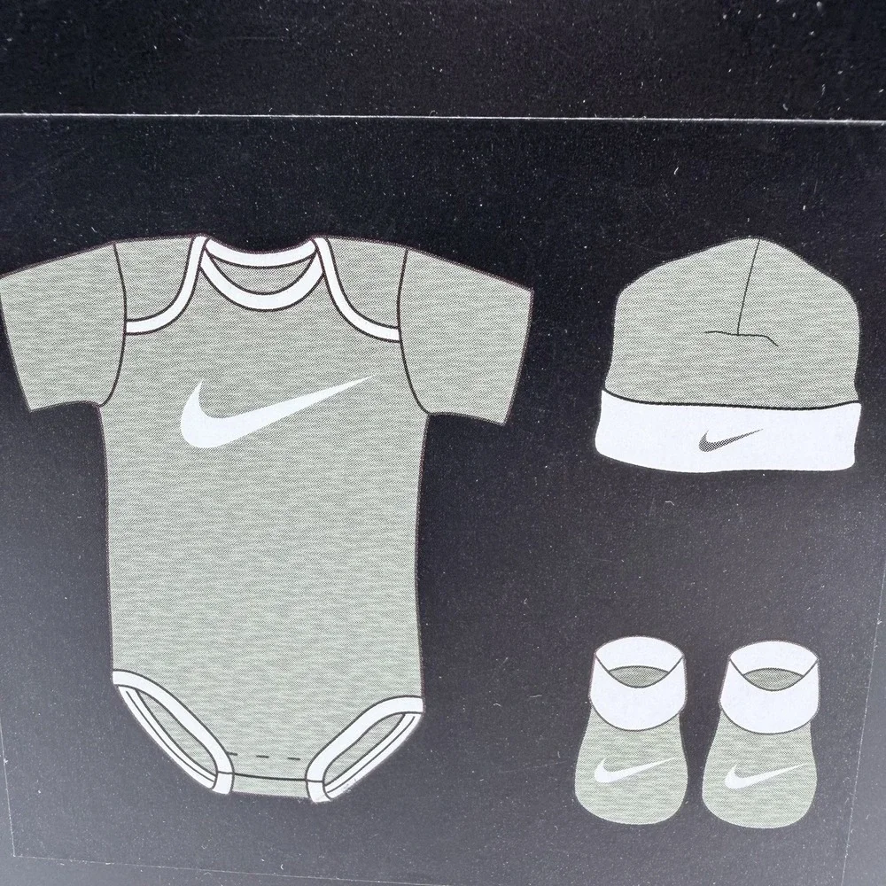 Nike Baby 3Pc Outfit Set Hat Bodysuit Booties 6-12M Sage Green White NIB - Picture 5 of 5